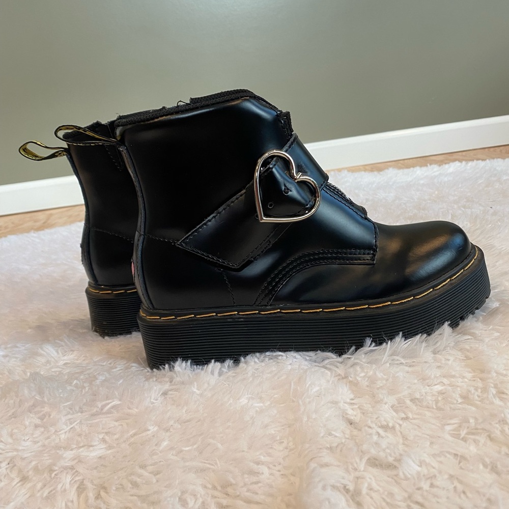 Dr.Marten Heart Leather Platform Boots! - Picture 3 of 9